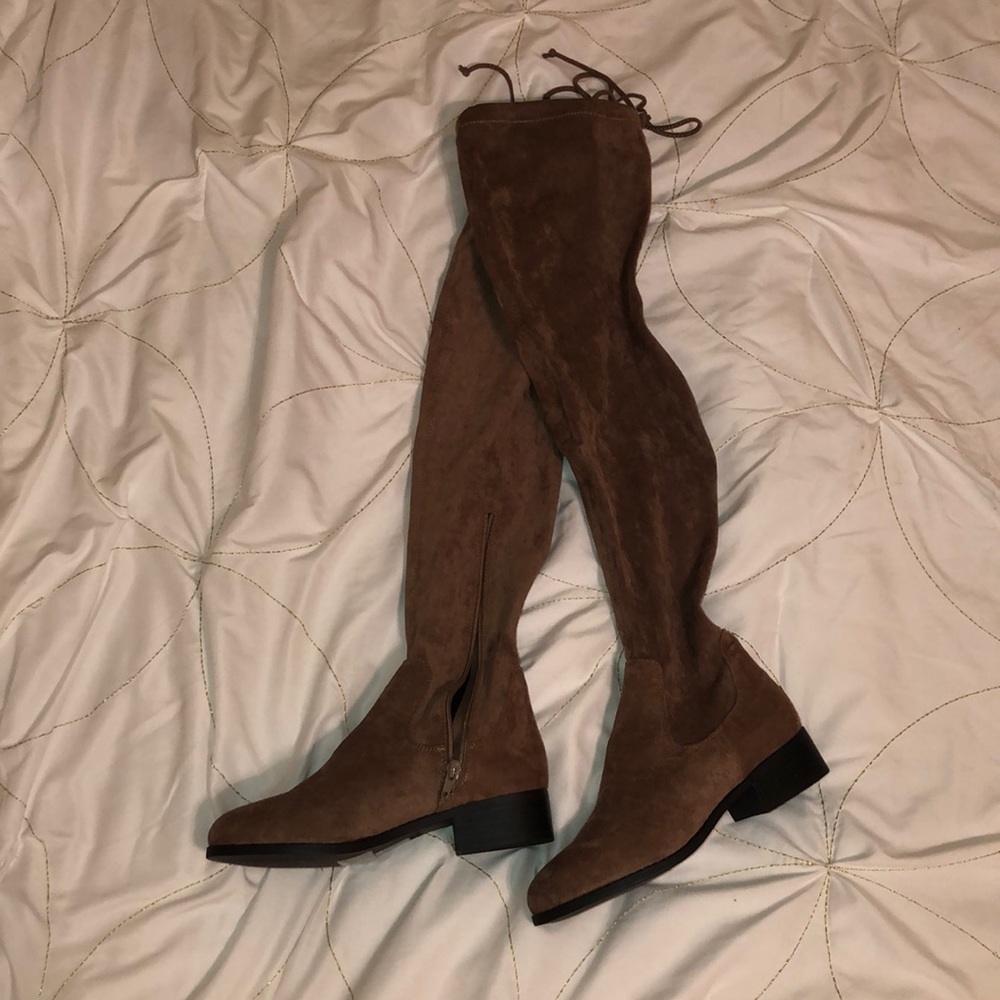 Size 6 women’s thigh high tan suede boots